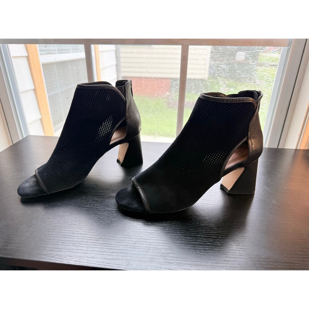 Donald Pliner Envin02 Booties Womens 9.5 Black Leather Peep Toe Cutout Heels